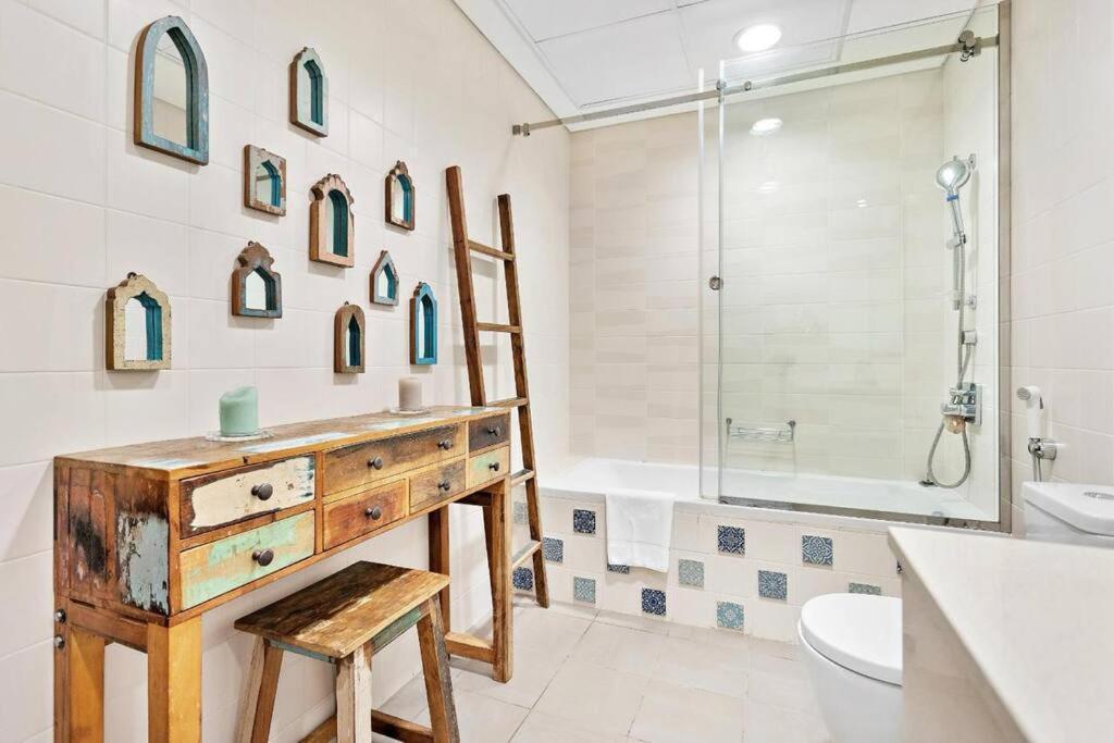 Apartment Koyo In The Heart Of Jbr Beach - 3Bdr Dubai Bagian luar foto