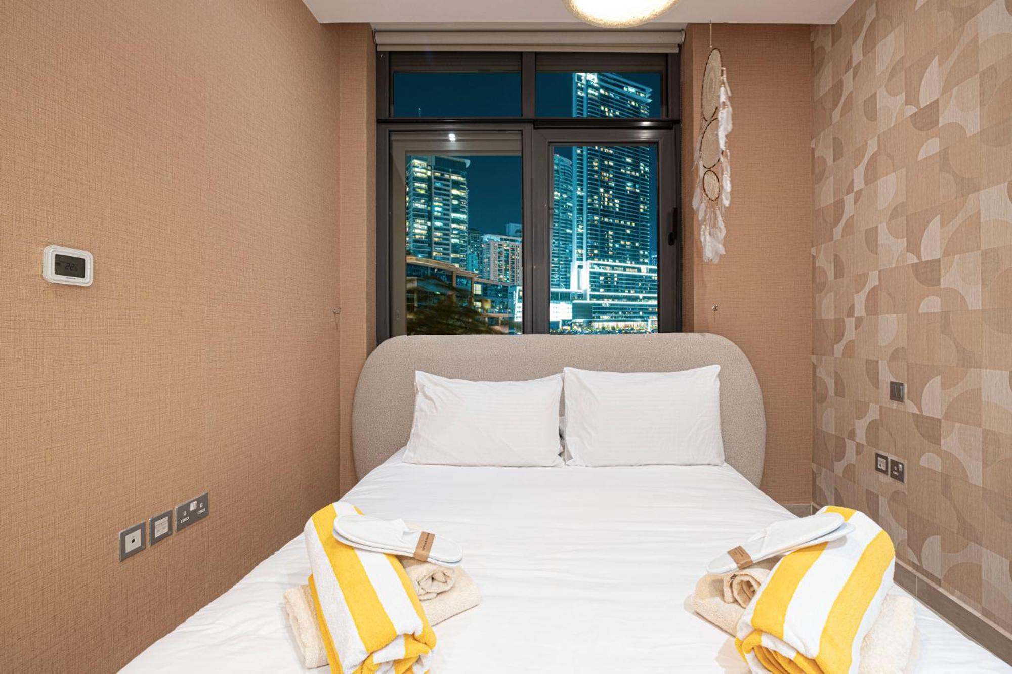 Apartment Koyo In The Heart Of Jbr Beach - 3Bdr Dubai Bagian luar foto