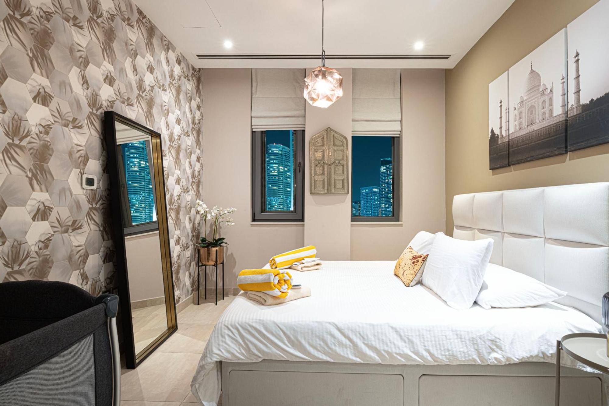 Apartment Koyo In The Heart Of Jbr Beach - 3Bdr Dubai Bagian luar foto